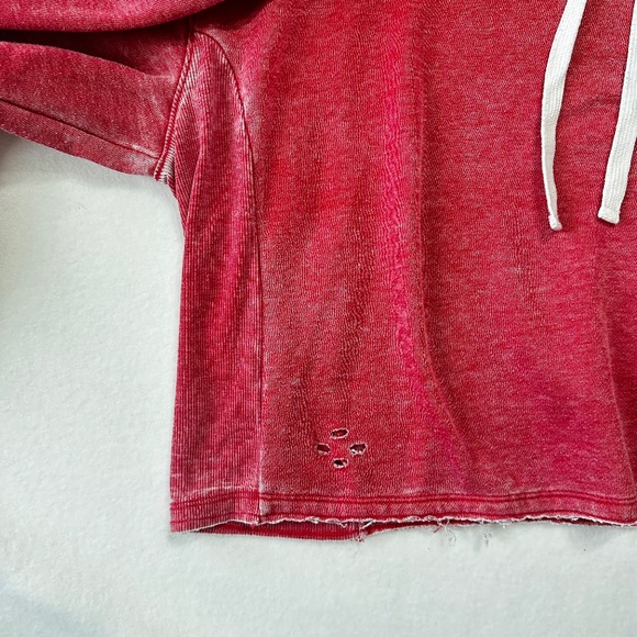 Colsie Women’s Red Distressed Cropped Hoodie Long Sleeve Worn Look Size XL - Picture 5 of 8